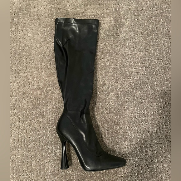 Shoes - High heel long boots